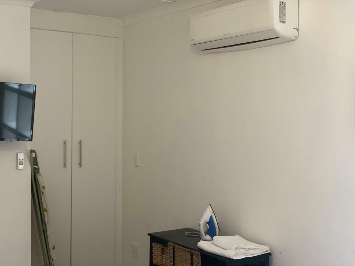 Beautiful In Century City Apartment