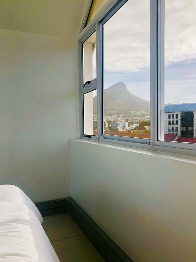Roeland Square Apartment