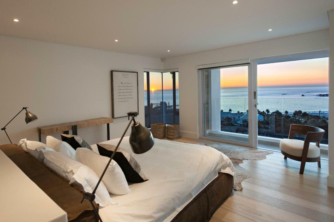 Villa Sandpiper House: Stunning Ocean Views, Heated Pool & Large Garden Cape Town