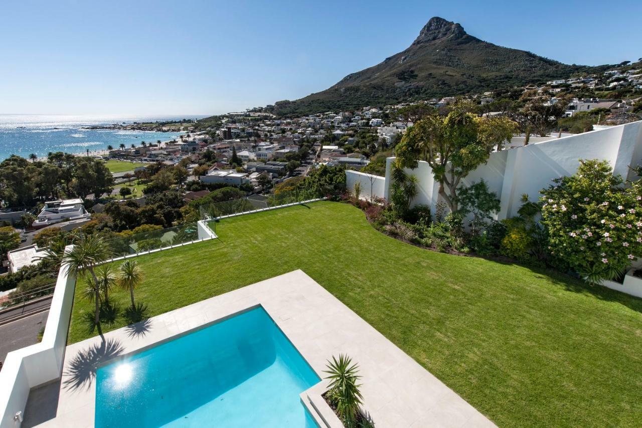 Villa Sandpiper House: Stunning Ocean Views, Heated Pool & Large Garden Cape Town