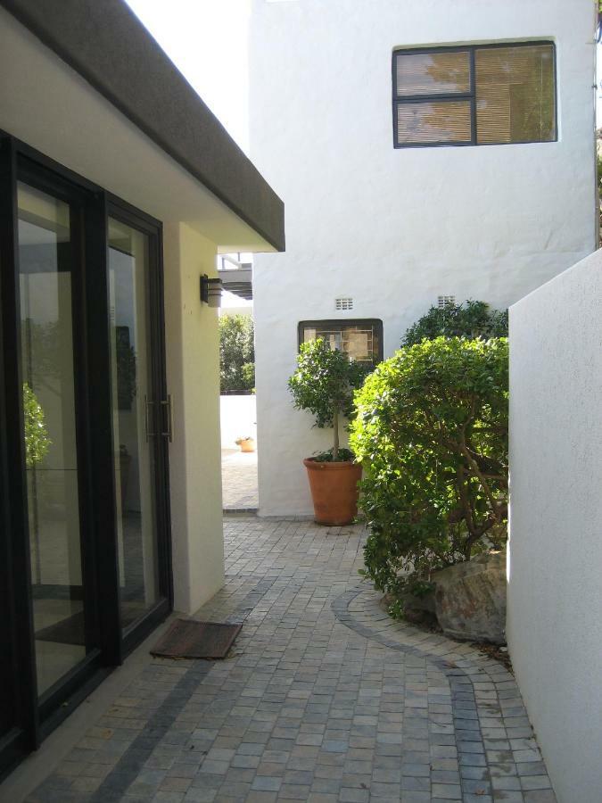 Camps Bay Cosy 2*