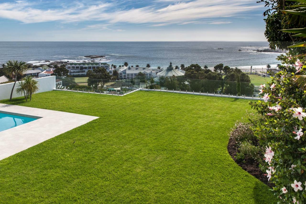 Sandpiper House: Stunning Ocean Views, Heated Pool & Large Garden Cape Town
