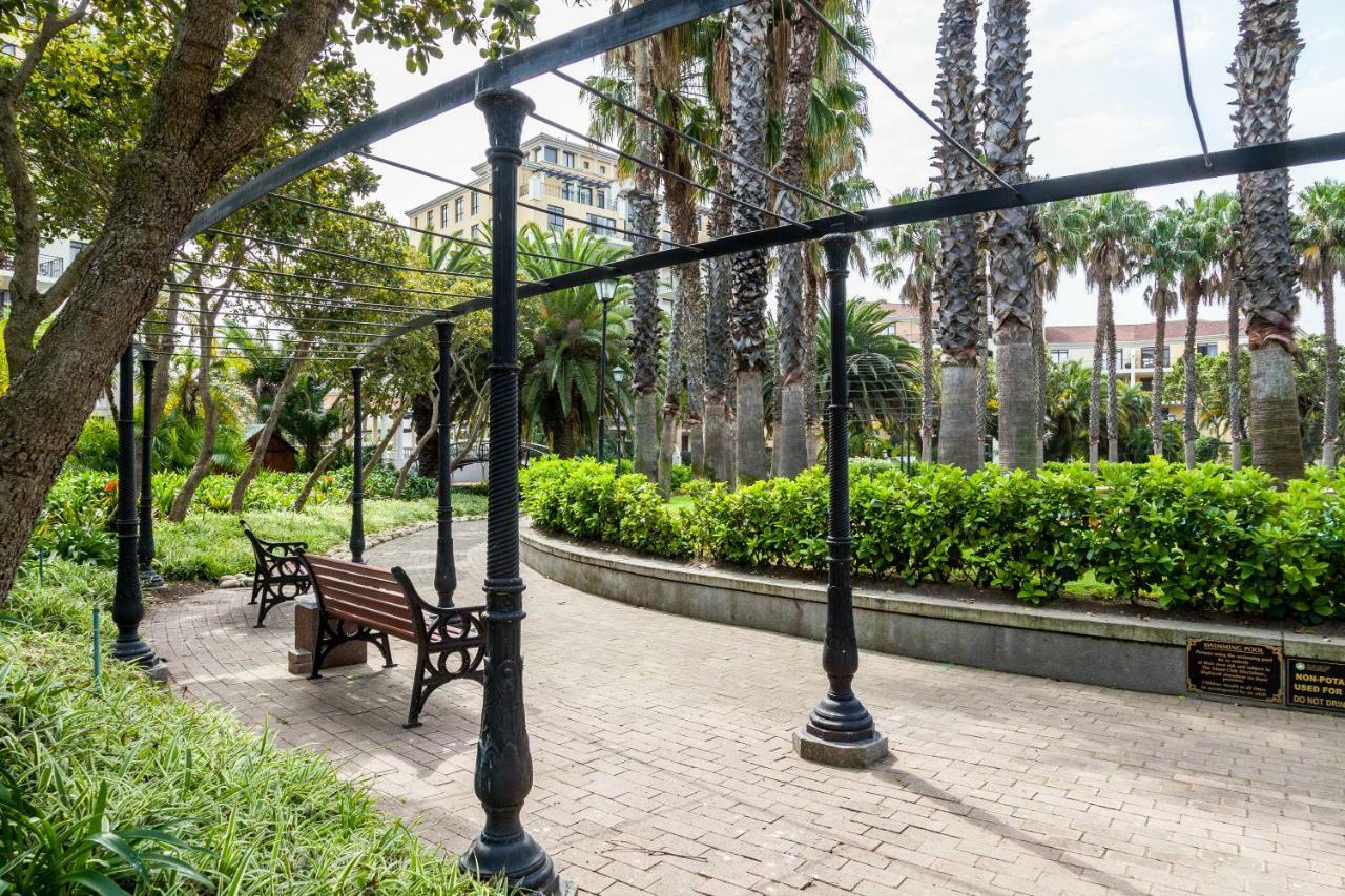 Aparthotel Island Club &