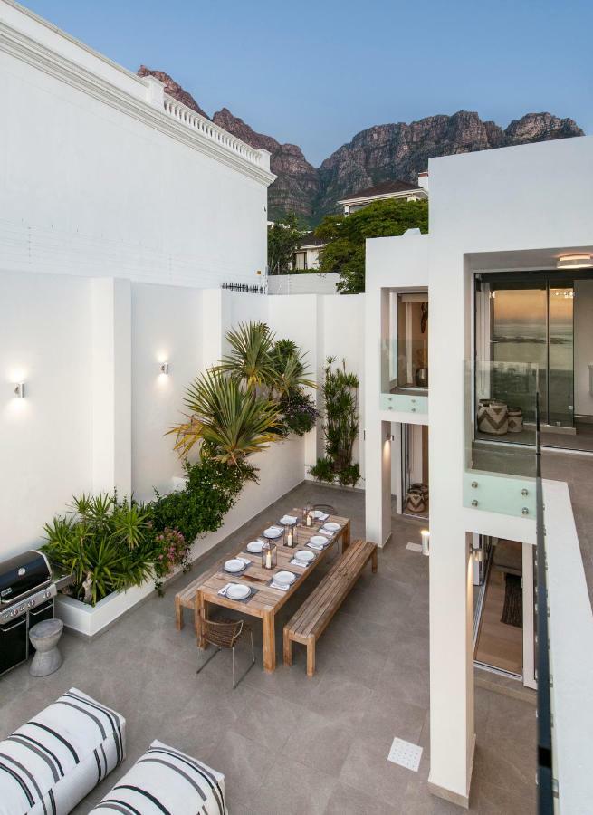 Sandpiper House: Stunning Ocean Views, Heated Pool & Large Garden