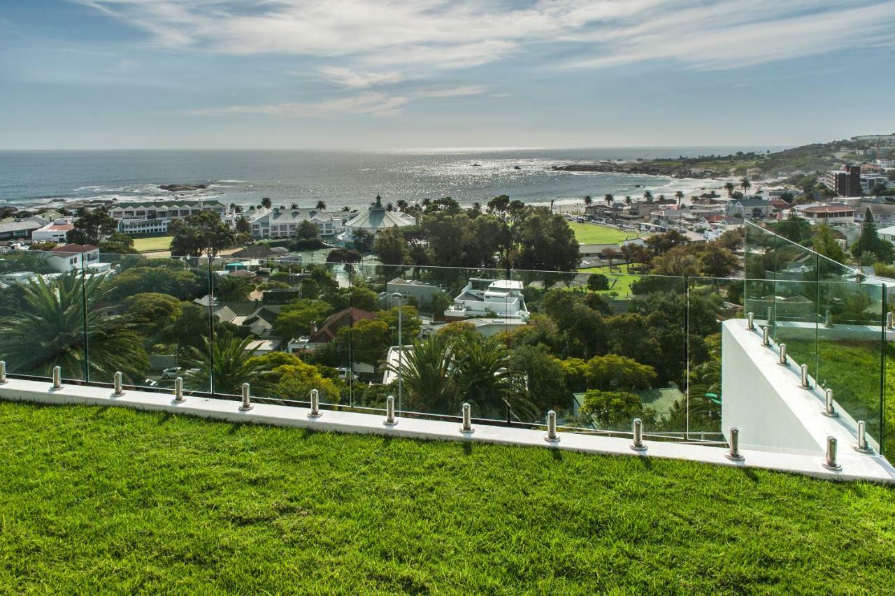 Villa Sandpiper House: Stunning Ocean Views, Heated Pool & Large Garden Cape Town