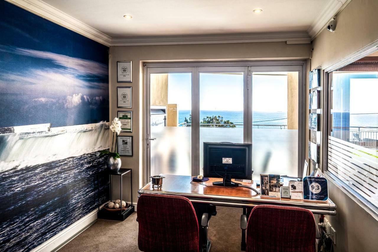 3 On Camps Bay 4*