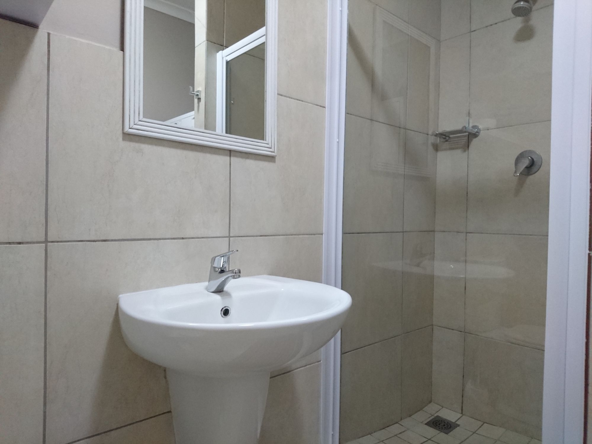 J101 Waterstone Apartment *