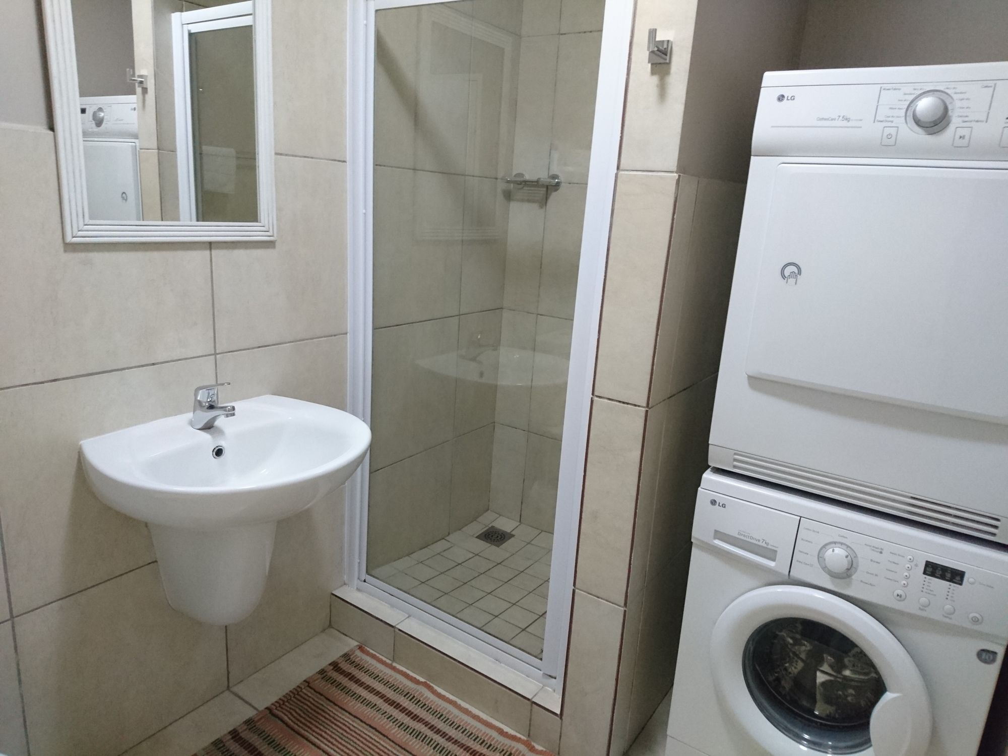 J101 Waterstone Apartment *