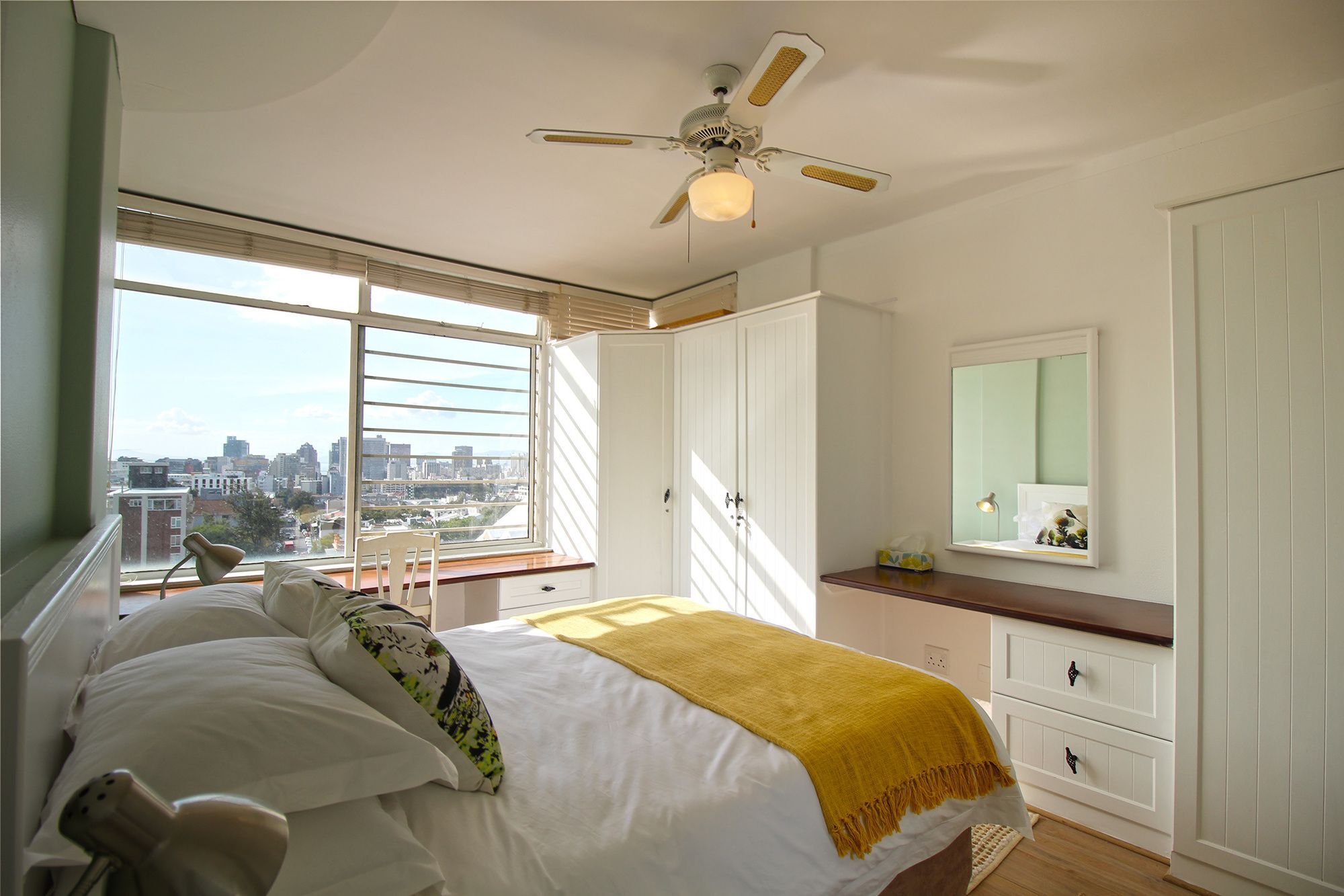 Apartment 72 On Kloof 601 *
