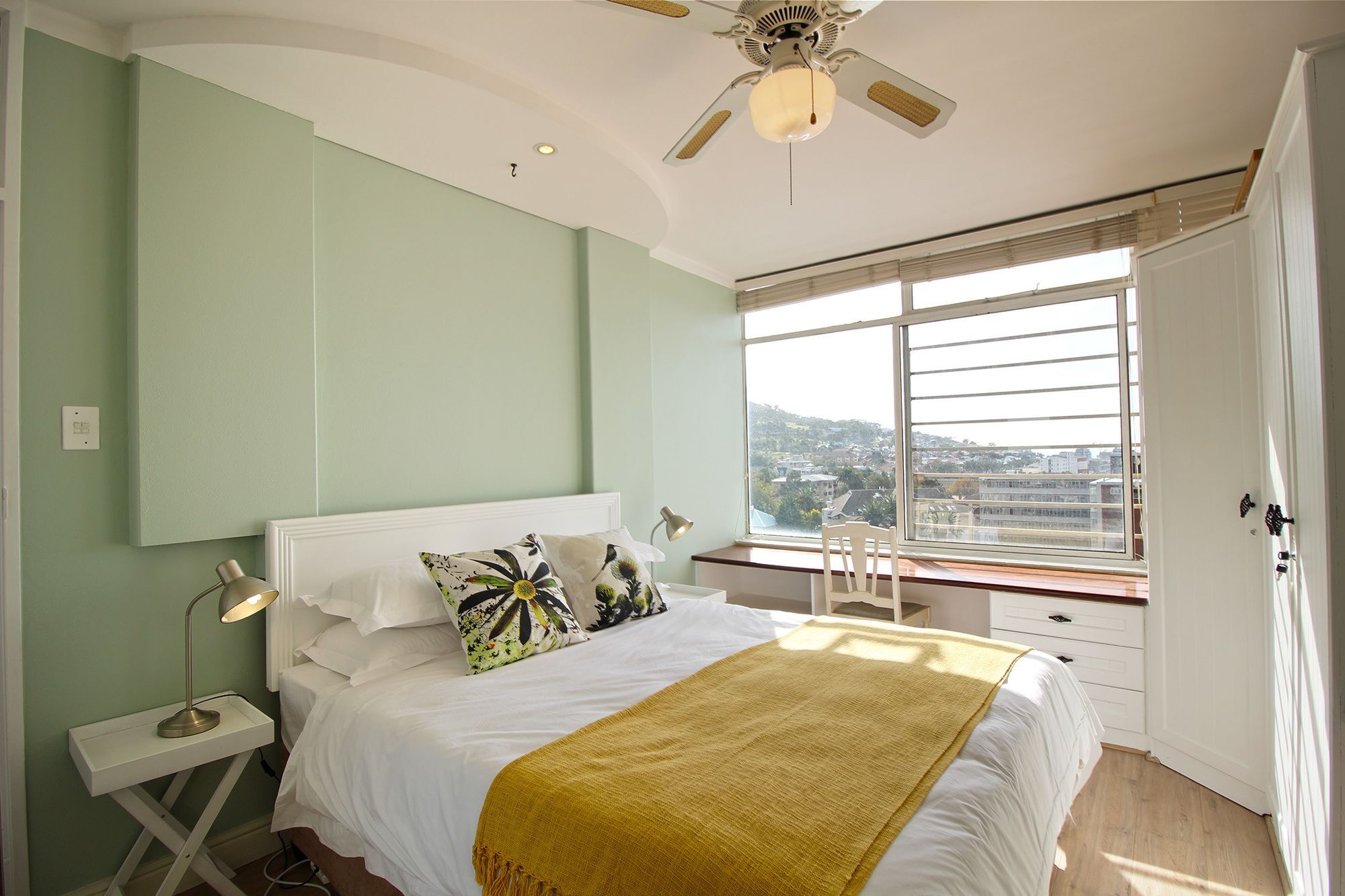 Apartment 72 On Kloof 601