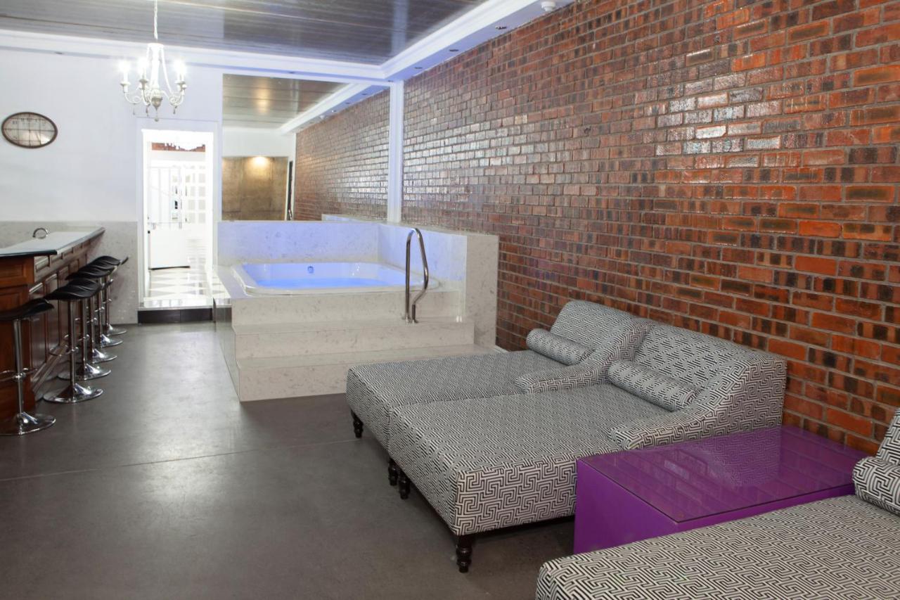 Purple Rayn Boutique Hotel