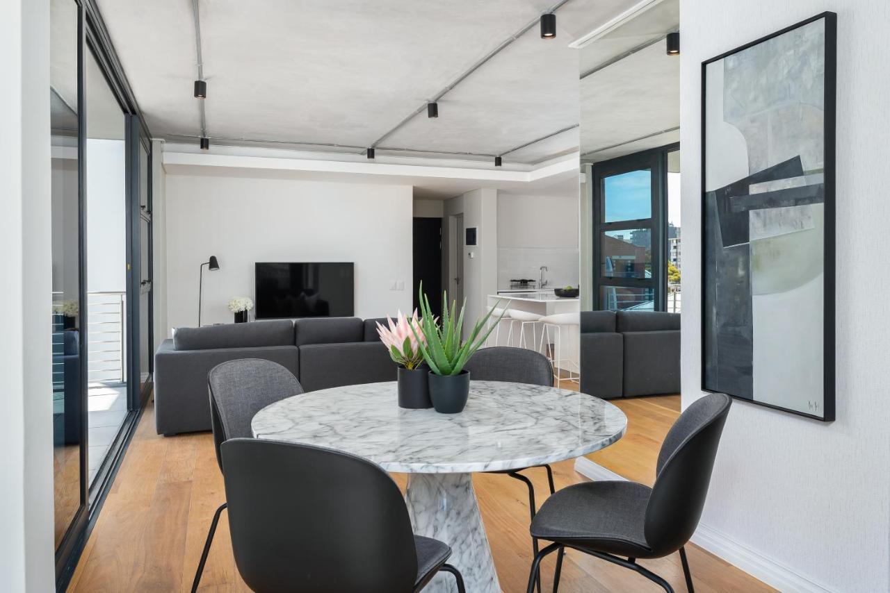 The Docklands Luxury *