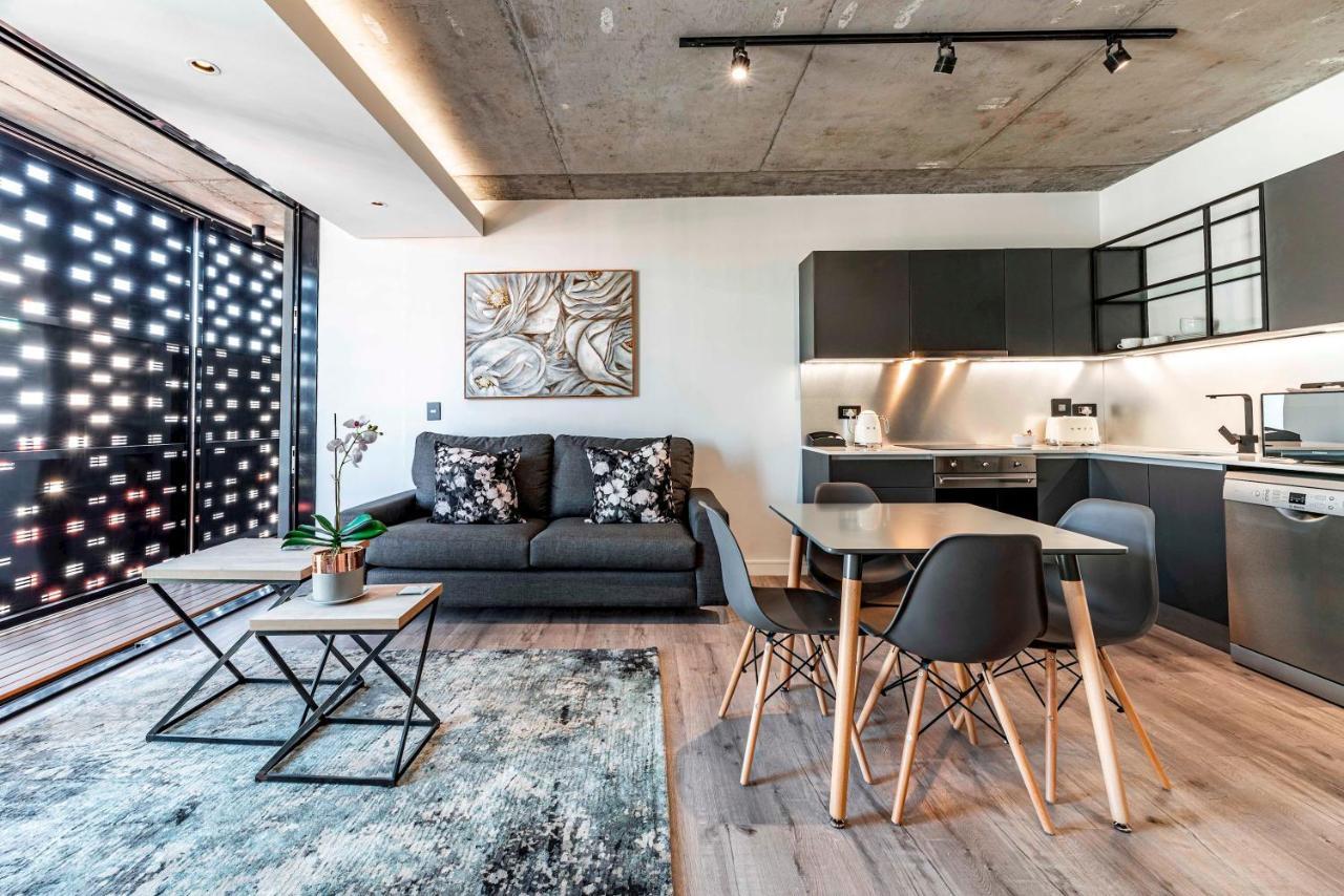411 The Signature, De Waterkant Apartment *