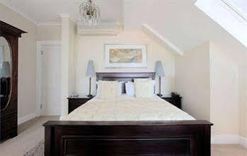 Abbey Manor Luxury Guest house