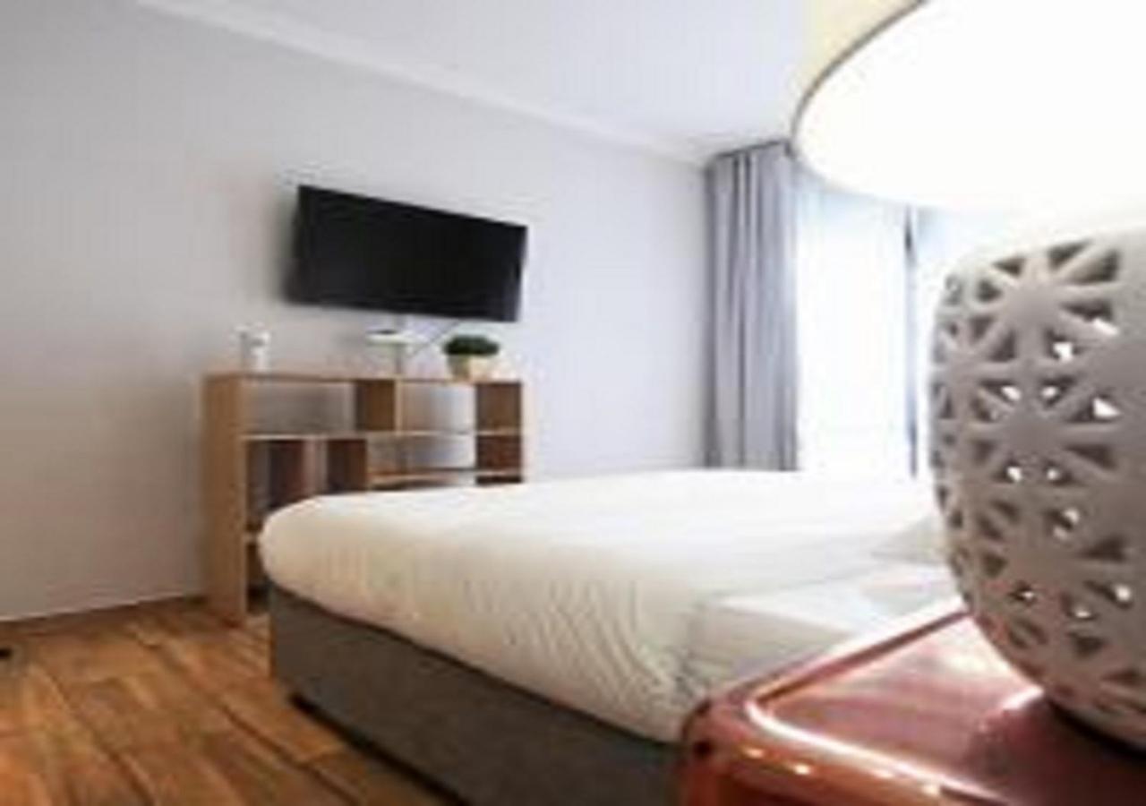 Apartment Urban Oasis At Windburg Suites