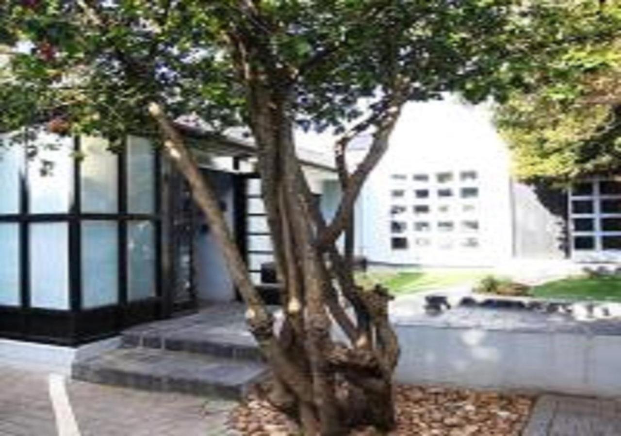 Urban Oasis At Windburg Suites