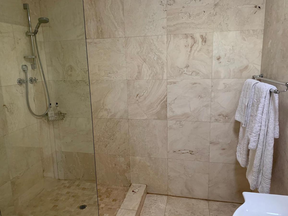 Beluga Of Constantia Guest house Cape Town
